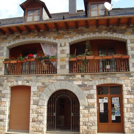 Apartamentos Saila Castejón de Sos Esterno foto