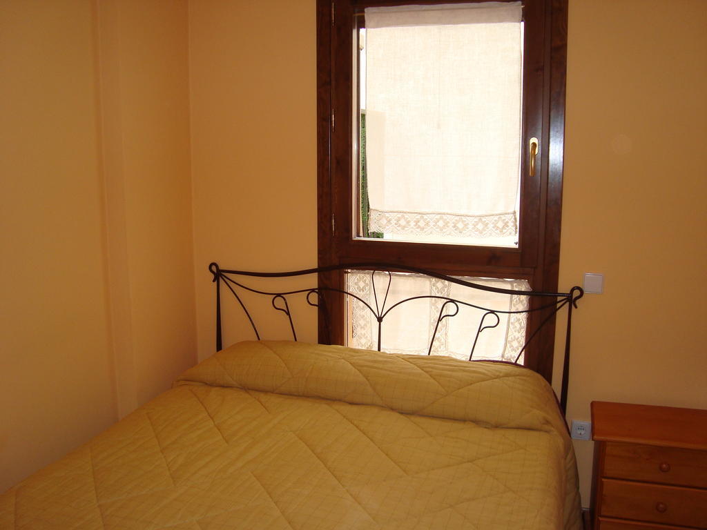 Apartamentos Saila Castejón de Sos Camera foto