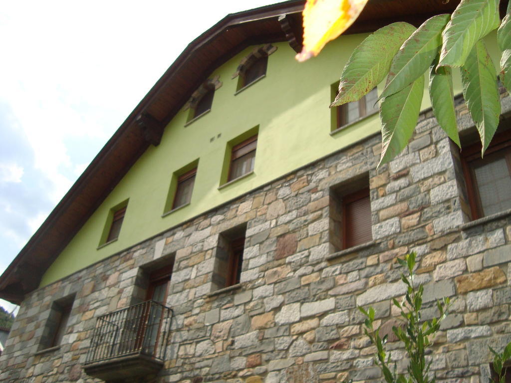 Apartamentos Saila Castejón de Sos Esterno foto
