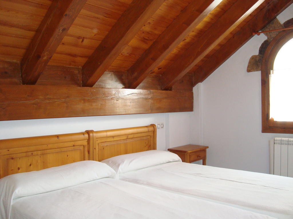 Apartamentos Saila Castejón de Sos Esterno foto